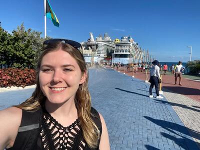 Elizabeth-Selfie-in-CocoCay