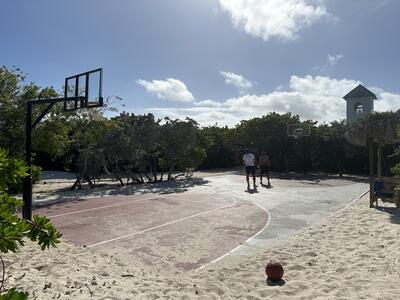 Half-Moon-Cay-Basketball