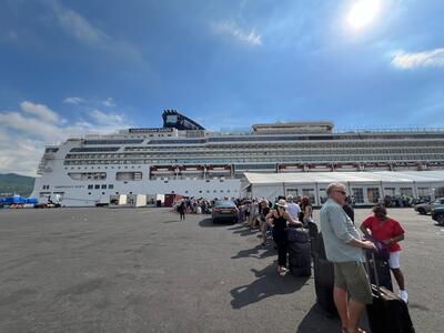 Norwegian Dawn boarding