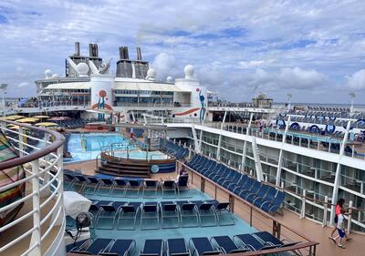 Allure of the Seas pool view