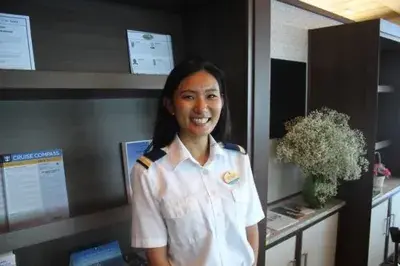 cruise-ship-employee