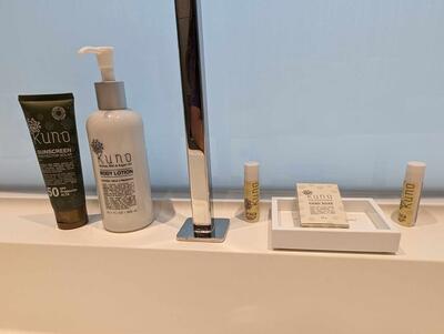 Flora-Bathroom-Amenities