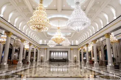 Luxury-hotel-lobby