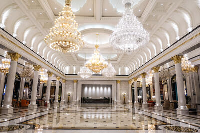 Luxury-hotel-lobby