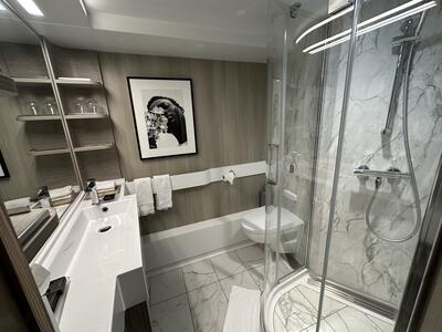 ascent-oceanview-bathroom