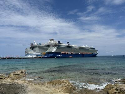 Celebrity-Reflection-Docked-CocoCay-2