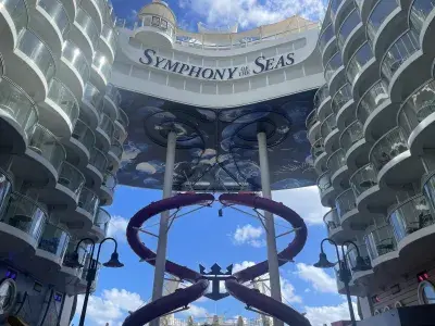 Symphony-of-the-Seas-Boardwalk