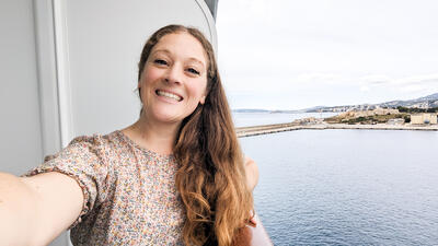 Jenna selfie on Costa Toscana cabin balcony