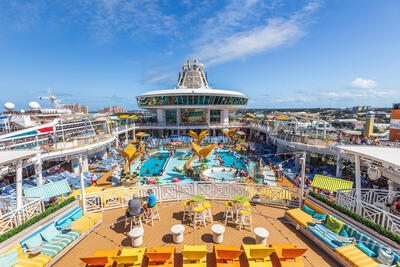 Ship-Docked-Nassau