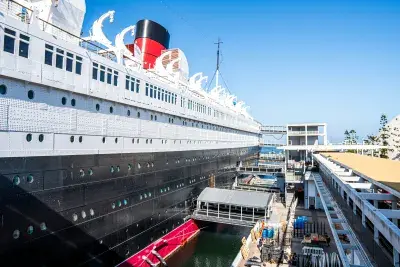 Queen Mary cruise ship exterior