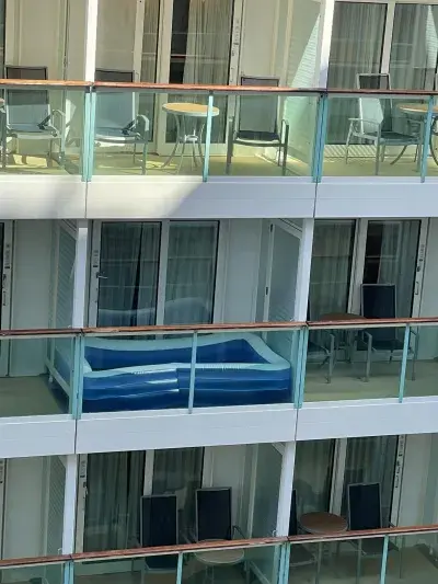 Inflatable-Pool-Balcony