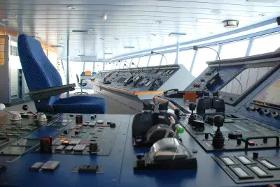 Cruise-bridge