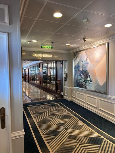 Oceania Insignia dining room entrance