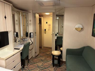 Inside cabin on Vision of the Seas