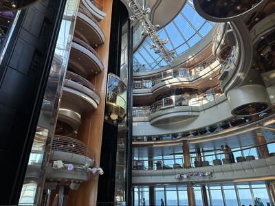 Centrum on Vision of the Seas