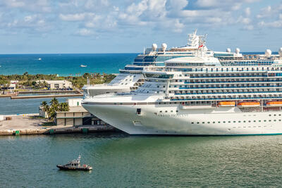 Cruise-Ships-FLL-Docked