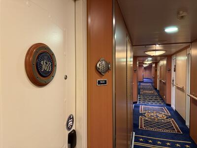 Disney-Magic-Hallway