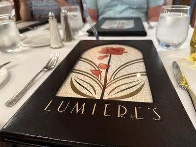 Lumieres-Dining-Room-DCL