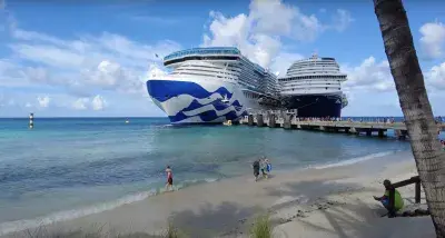 Sun-Princess-Grand-Turk-Docked