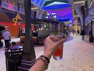 Royal-Caribbean-Cocktail-Promenade