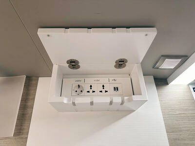 Ascent-outlets-infinite-veranda