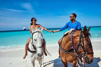 Bahamas-Horseback-Riding-Half-Moon