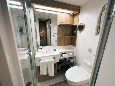 Carnival-Celebration-Bathroom