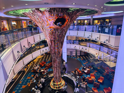 Carnival-Vista-Atrium