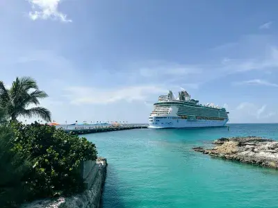 Freedom-Docked-CocoCay