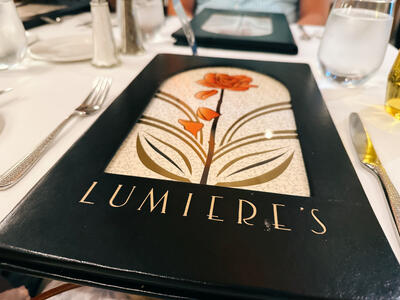 Lumieres-Dining-Room-Disney-Magic