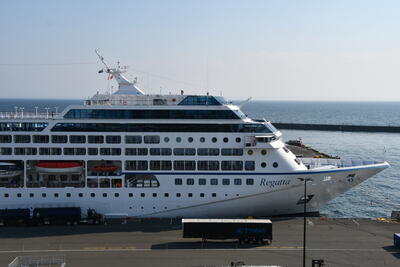 Oceania-Regatta-Docked