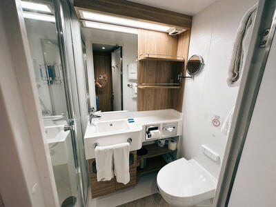 celebration-interior-bathroom