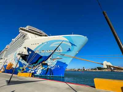 ncl-breakaway-docked