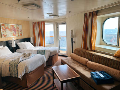 Carnival-Vista-Junior-Suite