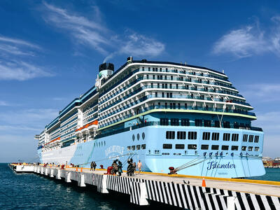 Marg-Islander-Docked-Progreso