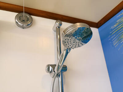 Marg-Islander-Grand-Terrace-Suite-9-Shower-Head