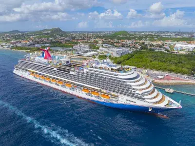 Carnival-Horizon-Sailing-Away