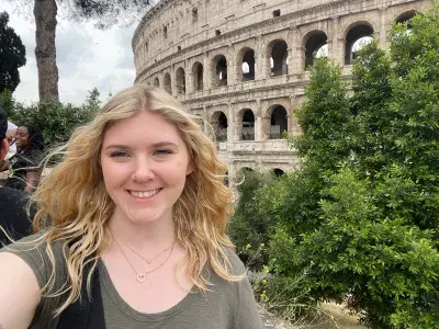 Elizabeth-Selfie-Rome-Excursion