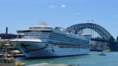 Pacific-Adventure-Sydney-Docked