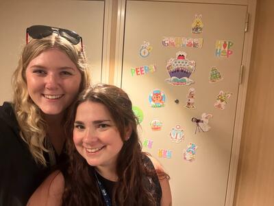 Elizabeth-Door-Decor-Selfie