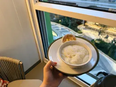 Icon-Central-Park-Balcony-Room-Service-7