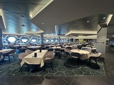 MSC-World-America-Dining-Room-2