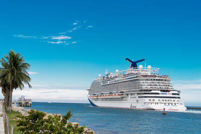 Carnival-Ship-Departing