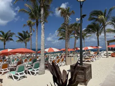 Hideaway-Beach-Adults-Only-CocoCay-8