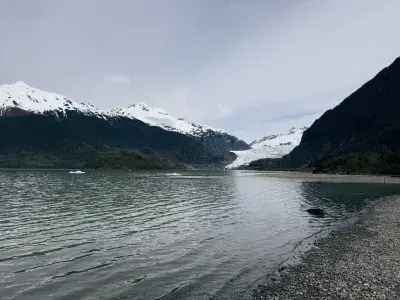 Mendenhall-Glacier-Juneau-Alaska