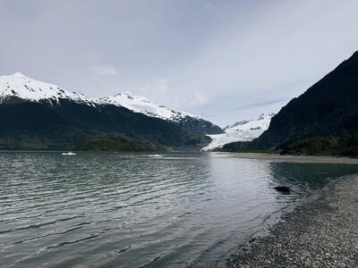 Mendenhall-Glacier-Juneau-Alaska