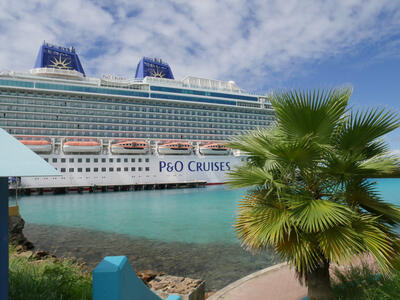 P&O-Ship-Docked-Bonaire-Caribbean