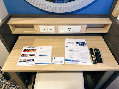 Quantum-Inside-Cabin-Desk-Outlets