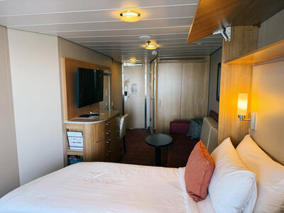 Celebrity-Eclipse-Balcony-Cabin-1200px-800px