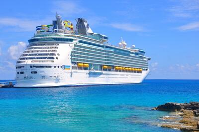 Mariner-of-the-Seas-Docked